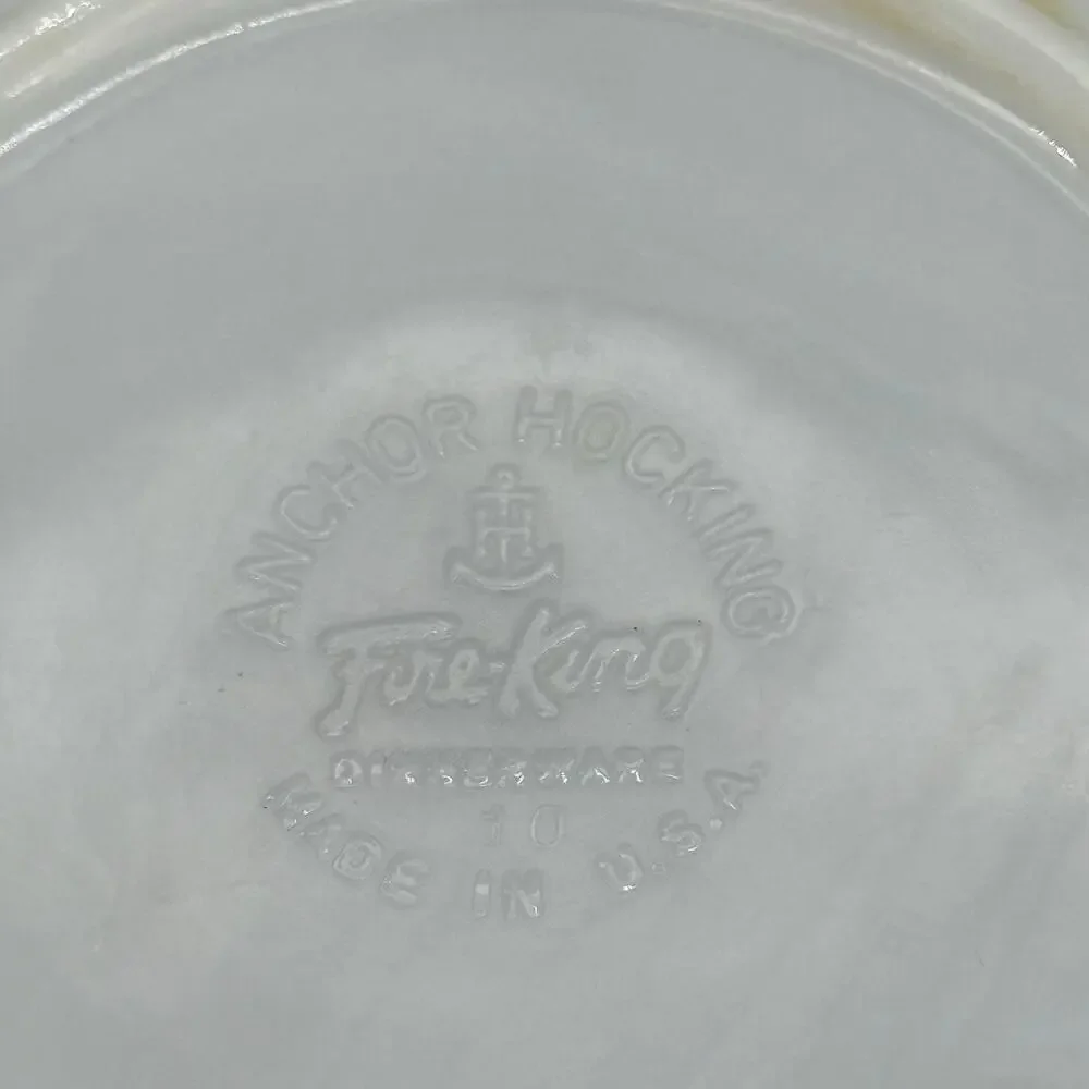 Vintage Fire King Milk Glass Swirl Bowls Gold Trim Set of 4 Anchor Hocking 7.5
